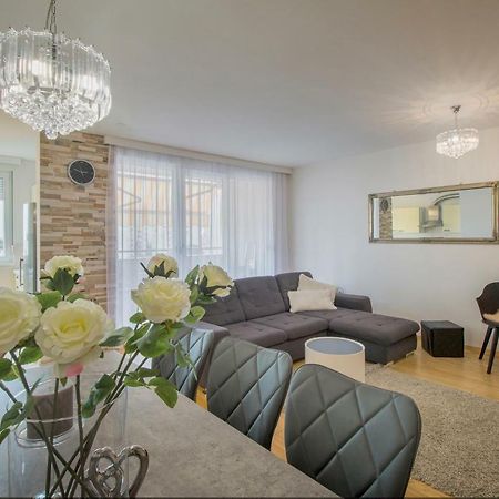 Apartment Montesa Zadar With Free Parking And Balcony エクステリア 写真