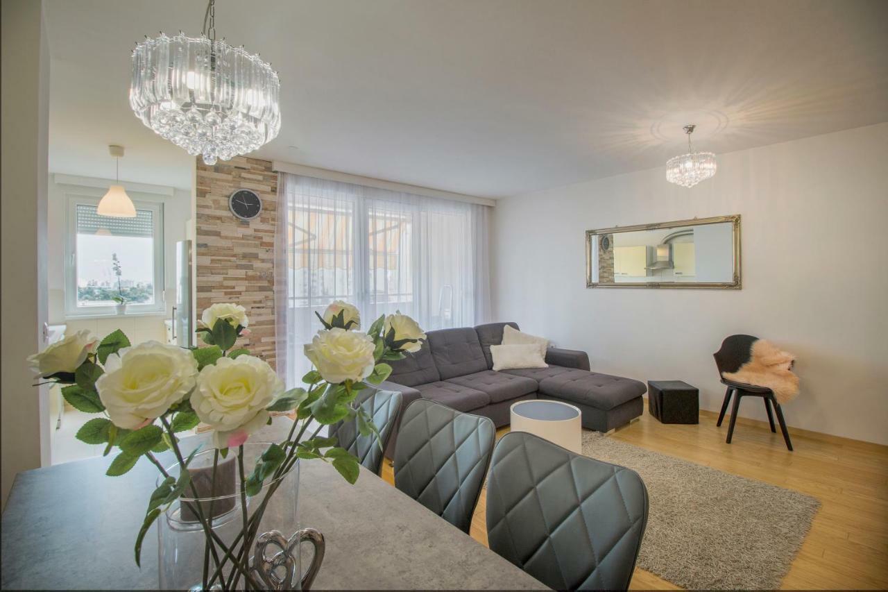 Apartment Montesa Zadar With Free Parking And Balcony エクステリア 写真
